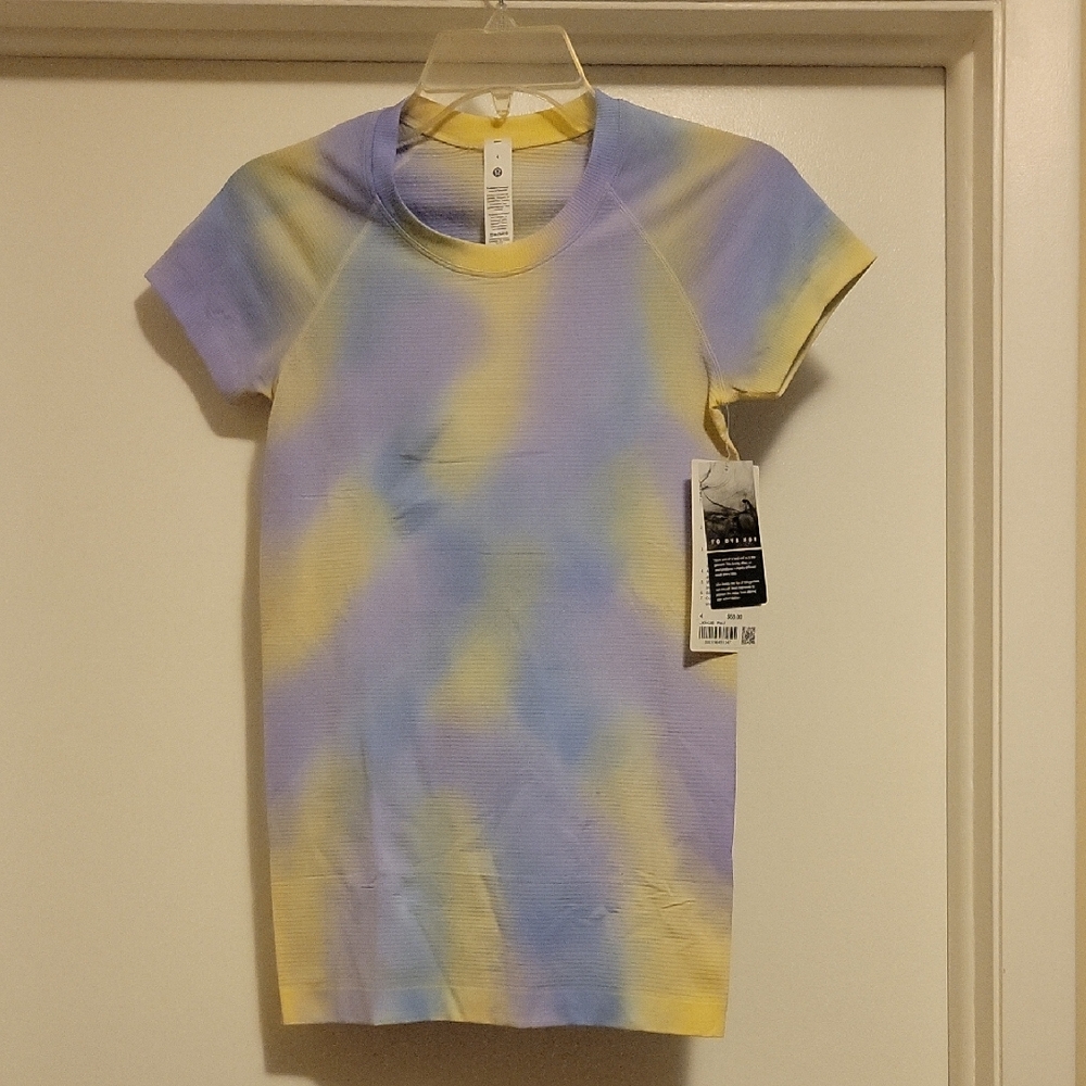 NWT: lululemon Women's Swiftly Tech Short Sleeve 2.0 Waist Length Wash